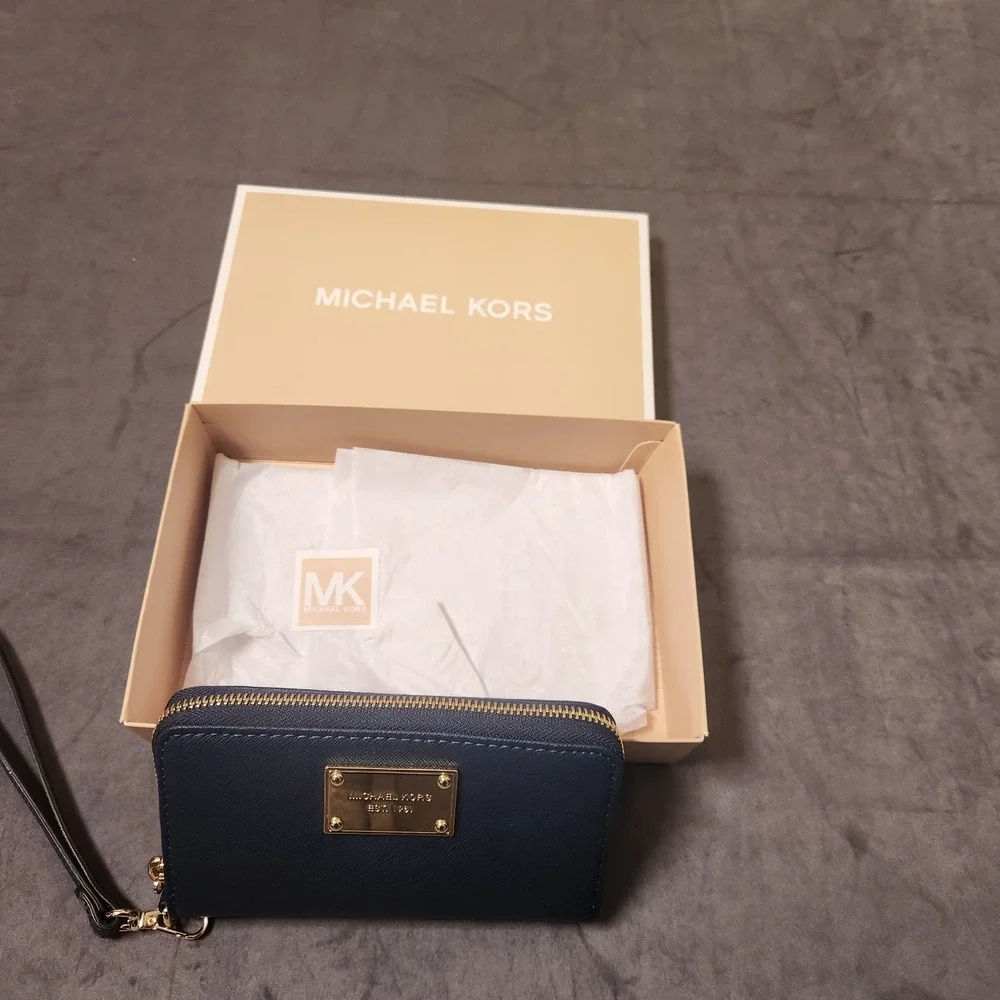 Michael Kors Jet Set Travel Navy Zip Around Wristlet Wallet Phone Case NIB